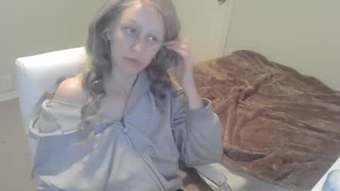Snapshot of violet_winter97 chatting on December 29, 9:52 pm violet_winter97 online show from December 29, 9:52 pm