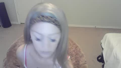 Snapshot of violet_winter97 chatting on January 5, 4:04 am violet_winter97 online show from January 5, 4:04 am