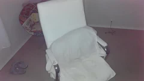Snapshot of violet_winter97 chatting on January 8, 4:23 am violet_winter97 online show from January 8, 4:23 am