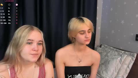 Dianashort hair Violetalong hair online show from February 7, 12:20 pm