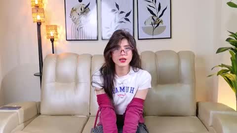 Snapshot of violeta_foxz chatting on October 10, 7:46 pm Violeta online show from October 10, 7:46 pm