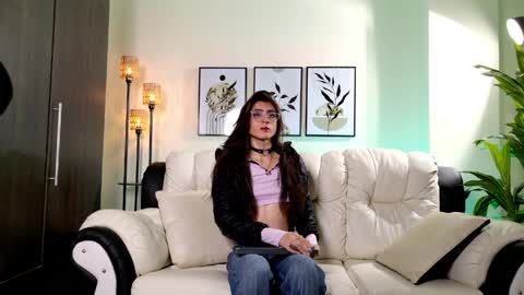Snapshot of violeta_foxz chatting on April 6, 7:15 pm Violeta online show from April 6, 7:15 pm