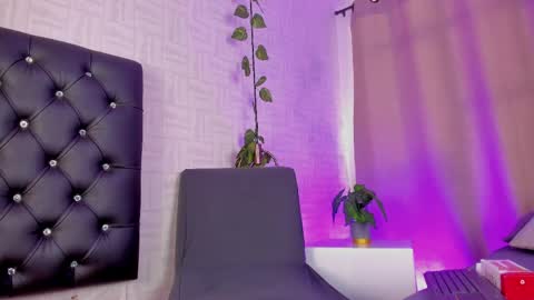 violeta  online show from April 1, 1:41 pm