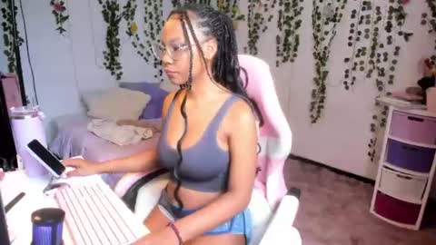 Snapshot of violeta_miler_ chatting on June 26, 5:28 pm Violeta online show from June 26, 5:28 pm