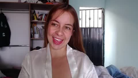 Violeta Peter online show from July 5, 8:05 pm