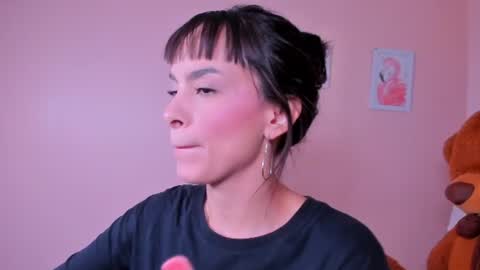 Snapshot of violeta_rodriguez_ chatting on June 9, 5:35 pm Violeta Rodriguez online show from June 9, 5:35 pm