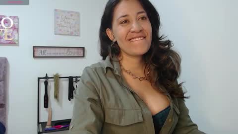 violeta_scott_ online show from March 19, 1:37 pm