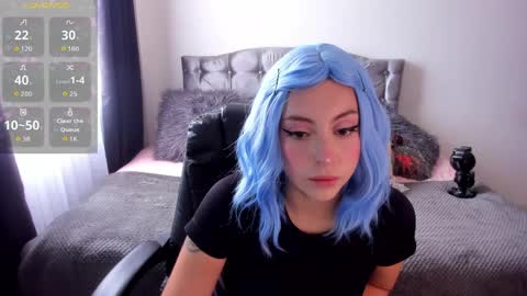 Violeta  Help me reach 150 thumbs up    online show from April 3, 5:11 pm