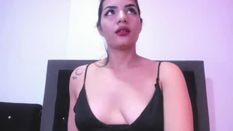 VioletaDums online show from January 28, 5:32 am