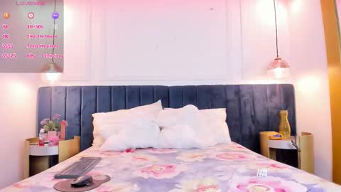 Violet online show from February 6, 12:30 pm