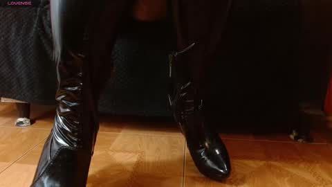 Violeta  morrison online show from November 15, 9:06 am