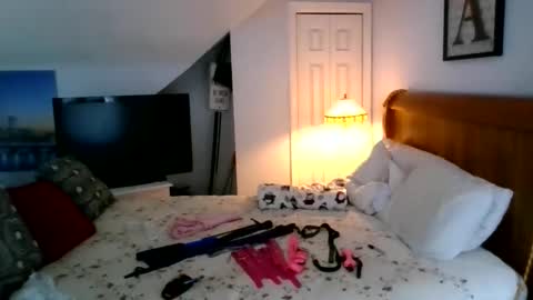 Snapshot of violetann93 chatting on March 12, 3:07 pm violetann93 online show from March 12, 3:07 pm