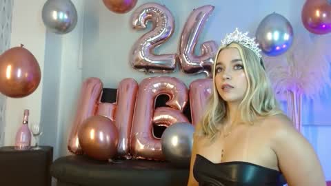 Violeta online show from December 2, 4:35 pm