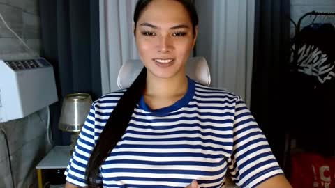 Snapshot of violetasha chatting on October 10, 12:42 am violet online show from October 10, 12:42 am