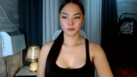 Snapshot of violetasha chatting on October 20, 1:28 am violet online show from October 20, 1:28 am