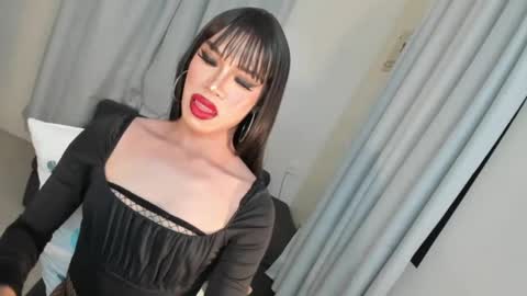 Violet online show from January 7, 6:35 pm