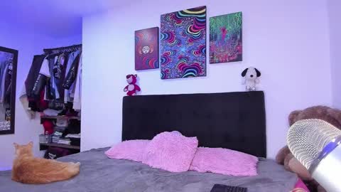 Violet online show from November 23, 4:45 am