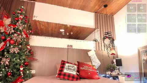 Violet online show from December 15, 1:37 pm