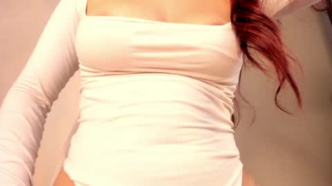 Snapshot of violetcarson_ chatting on April 18, 7:07 pm Violet online show from April 18, 7:07 pm