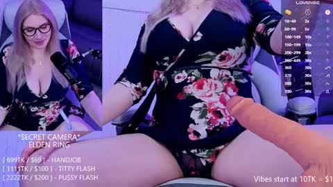 violetfugazzi online show from January 8, 5:04 pm