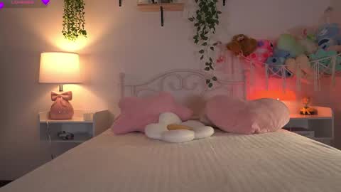 violeth___ online show from May 12, 11:40 am