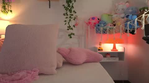 Snapshot of violeth___ chatting on July 6, 12:13 pm violeth___ online show from July 6, 12:13 pm