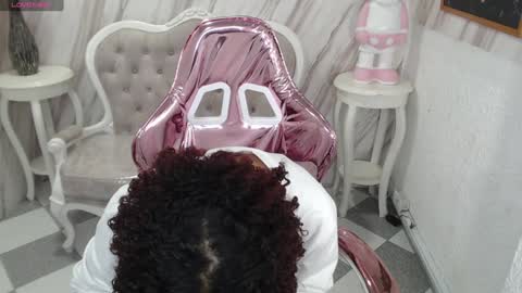 violeth_b online show from December 11, 3:47 pm