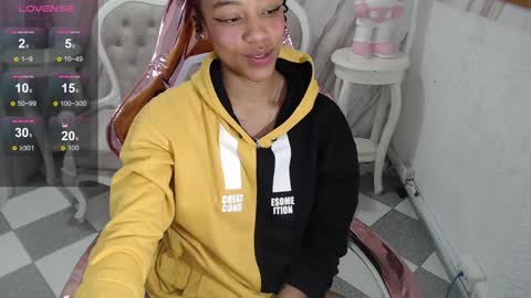 violeth_b online show from December 27, 4:21 pm