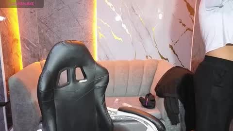 violeth_b online show from October 21, 12:50 pm