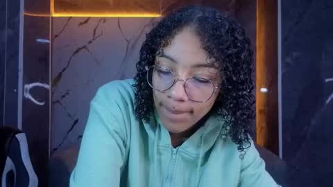 violeth_b online show from January 14, 12:44 pm