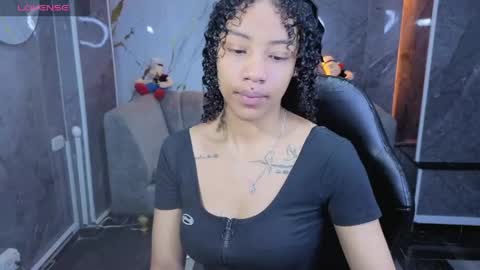 violeth_b online show from April 27, 12:47 pm