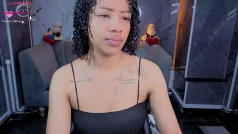 violeth_b online show from May 6, 1:16 pm