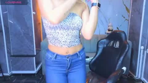 violeth_b online show from June 24, 12:48 pm