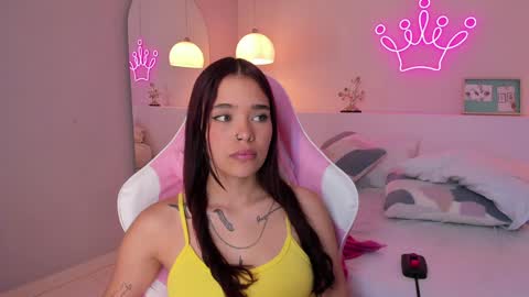 Violeth Hill online show from January 29, 11:35 pm