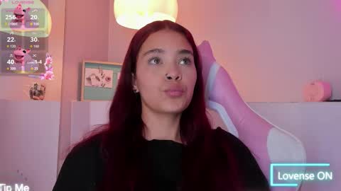 Violeth Hill online show from January 5, 8:01 pm