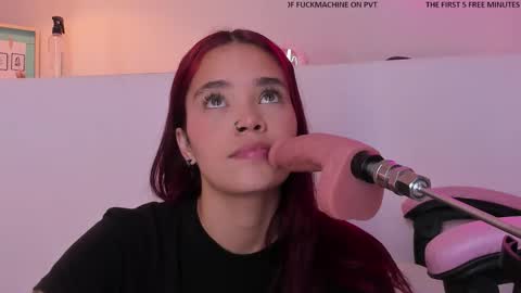 Violeth Hill online show from February 5, 7:29 pm