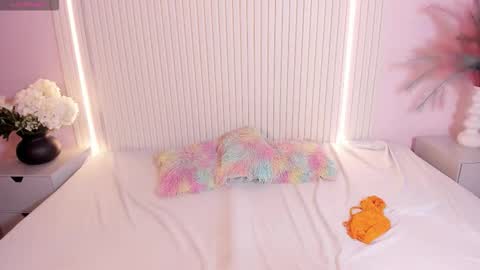 Snapshot of violethall2 chatting on March 24, 9:42 pm violethall2 online show from March 24, 9:42 pm