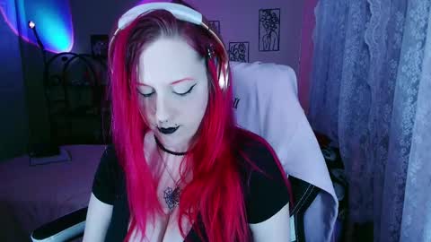 Snapshot of violetoctober chatting on September 27, 9:36 am Violet October online show from September 27, 9:36 am