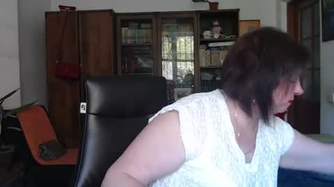 Snapshot of violetpulse chatting on July 1, 9:44 am violetpulse online show from July 1, 9:44 am