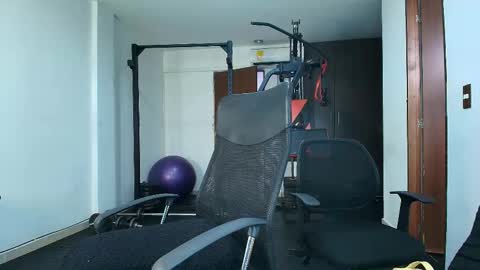 Snapshot of violetroussee chatting on October 10, 12:09 am violetroussee online show from October 10, 12:09 am