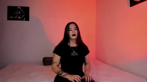 Snapshot of violetsalvatore chatting on December 31, 5:33 am Violet salvatore online show from December 31, 5:33 am