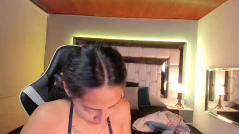 violetskinny online show from December 23, 12:57 am