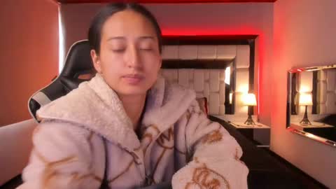 violetskinny online show from January 3, 7:29 pm