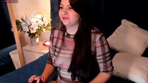 Snapshot of violetstarling chatting on August 6, 3:52 am VioletStarling online show from August 6, 3:52 am