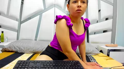 violett_bliss online show from July 19, 3:21 am
