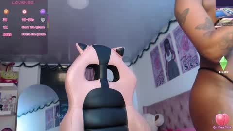 Snapshot of violett_brown9 chatting on April 14, 5:13 am violett_brown9 online show from April 14, 5:13 am