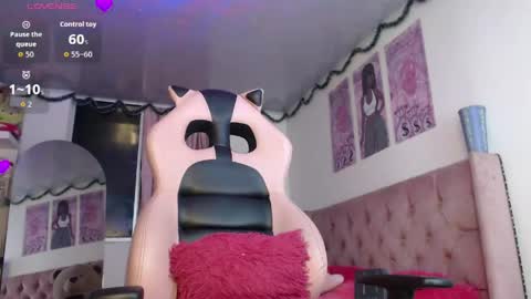 Snapshot of violett_brown9 chatting on April 30, 4:19 am violett_brown9 online show from April 30, 4:19 am