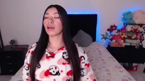 violeta  online show from March 11, 10:53 pm