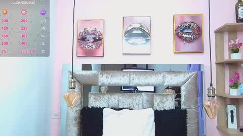 Snapshot of violett_froz chatting on January 4, 4:22 pm Violeta froz online show from January 4, 4:22 pm