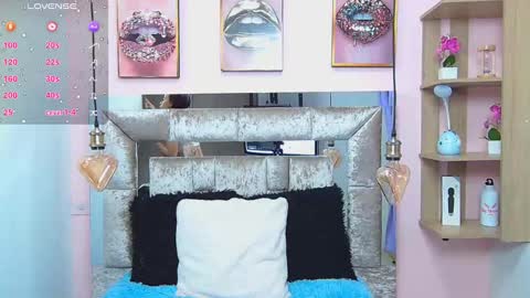 Snapshot of violett_froz chatting on January 19, 11:23 am Violeta froz online show from January 19, 11:23 am